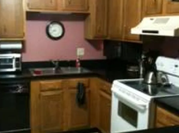 3 Bramhall Ter, Portland, ME 04103