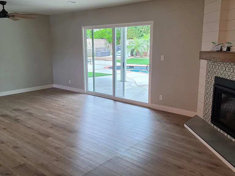 5552 Tammarisk Dr — Photo 3