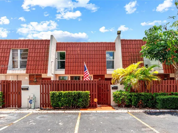 13933 SW 84th St #904, Miami, FL 33183