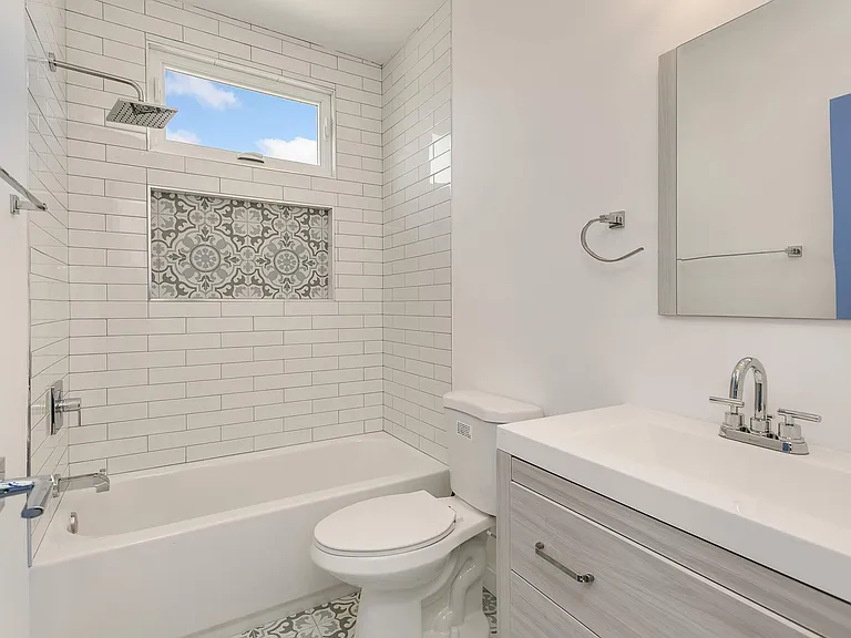 2075 Pine Ave #2075 — Photo 9