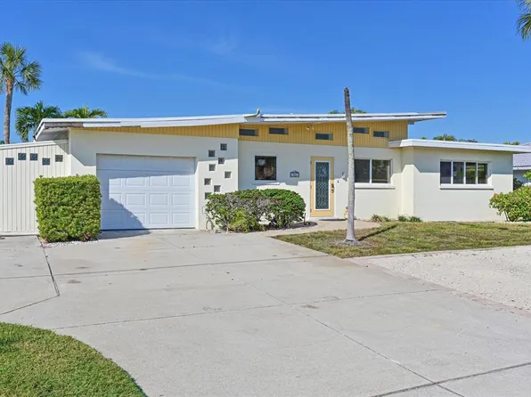 512 Key Royale Dr, Holmes Beach, FL 34217