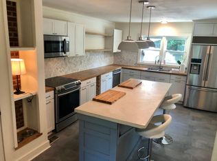 1522 Lakewood Dr, Woodbridge, VA 22192