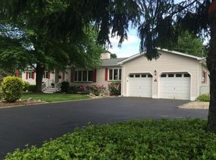 9 Union Valley Rd, Monroe Township, NJ 08831