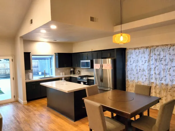 2633 Applegate Ave, Clovis, CA 93611