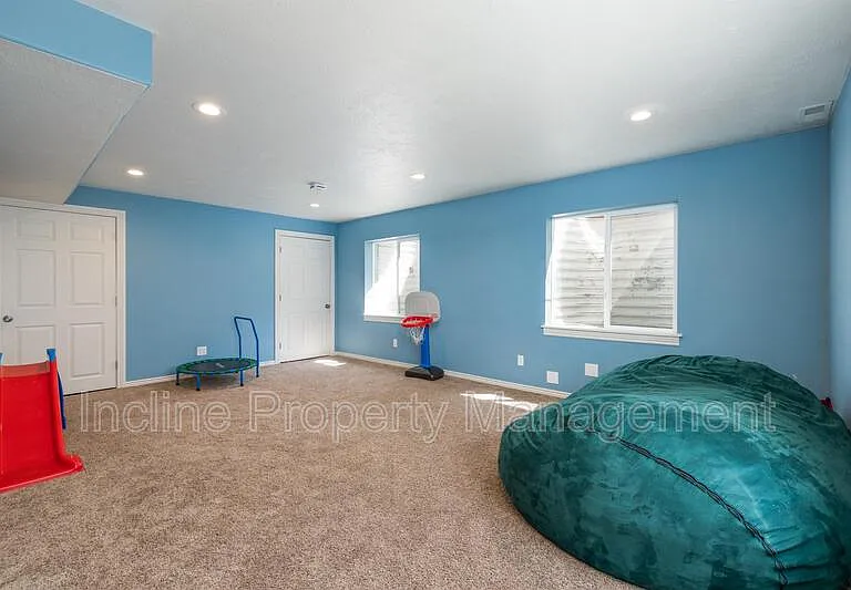 176 N 570th St E — Photo 13
