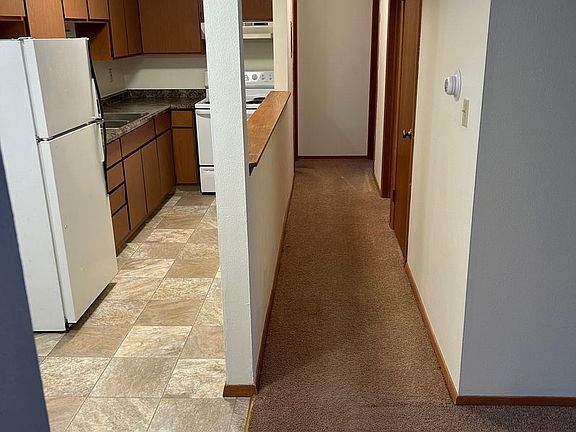 2nd image of 703 Collins St APT 8