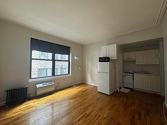 1st image of 11 E 32nd St APT 11F