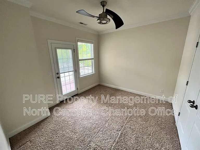 10330 Royal Winchester Dr — Photo 16