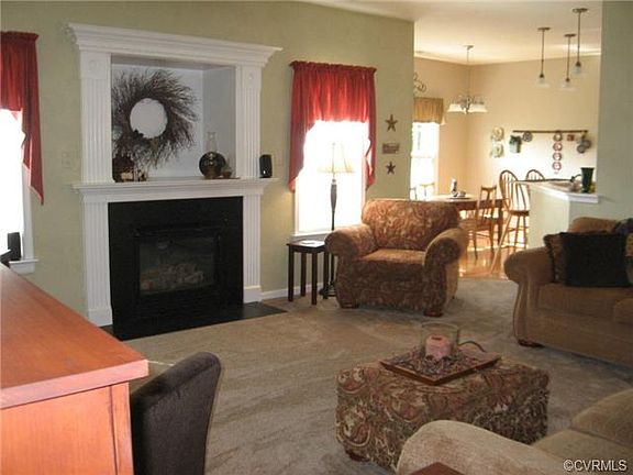 5th image of 922 Newsome Ct