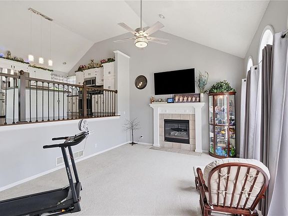 4th image of 903 Silver Lake Cir