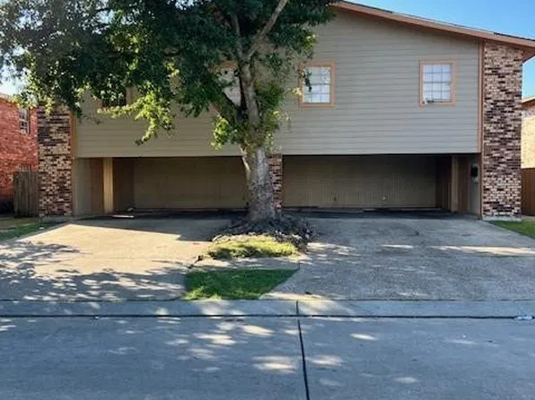 2908 N Monterey Ct, Gretna, LA 70056