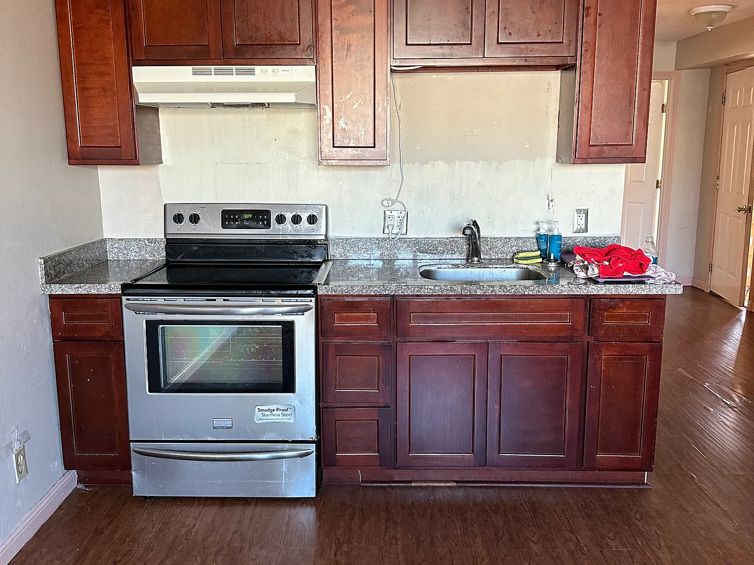 3 bed, 1340 sqft, $4,500 — Photo 2