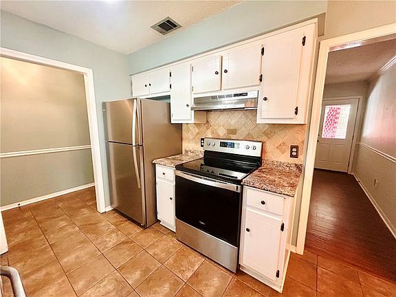 4th image of 9255 Maplewood Dr