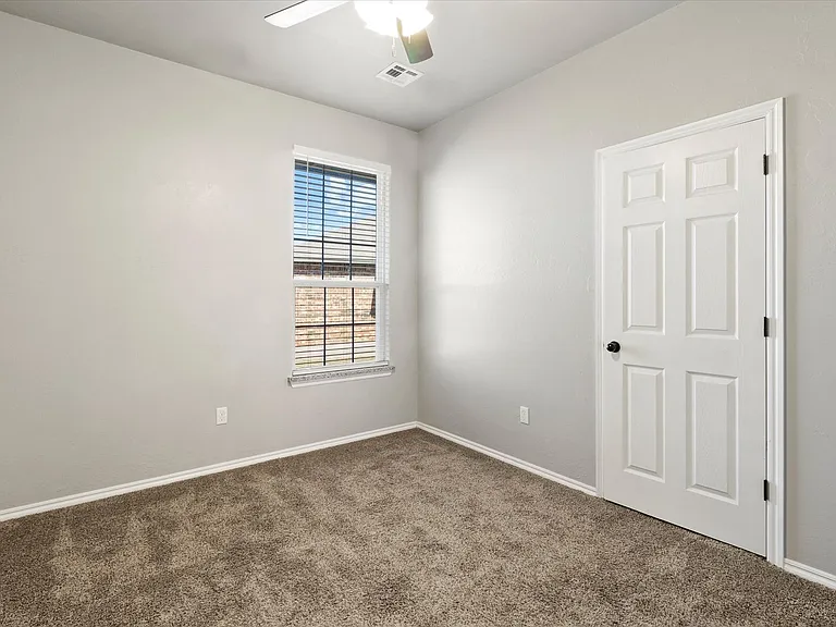1834 Cypress Ln — Photo 11