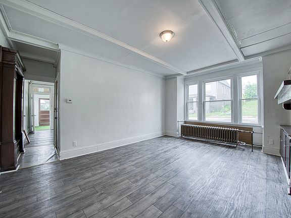 3rd image of 625 Walnut St Unit 1
