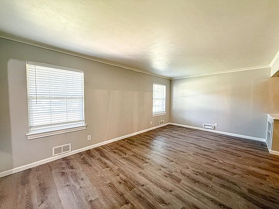 5th image of 6461 Danbury Ln