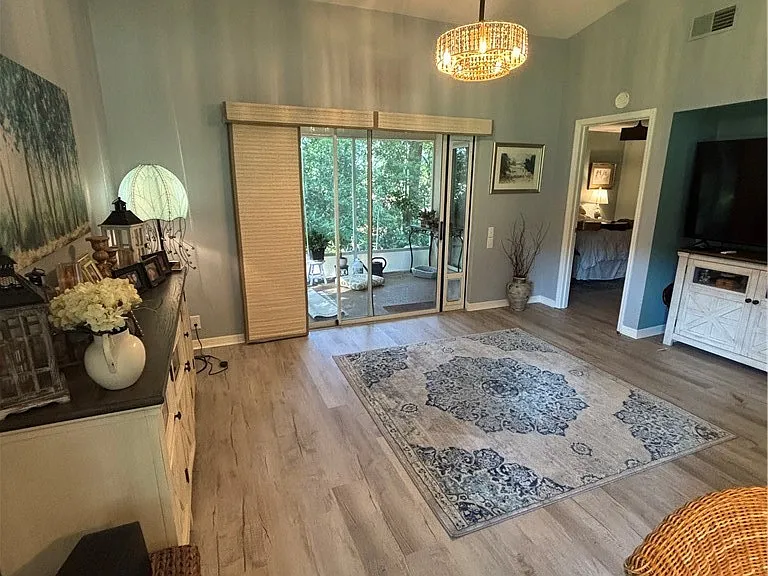3636 N Lucille Dr — Photo 6