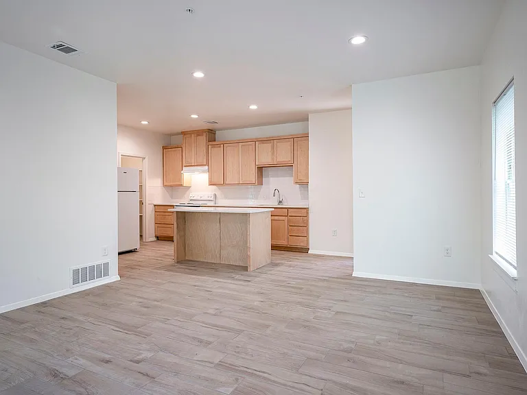 7960 Hunnicut Rd #1101 — Photo 4