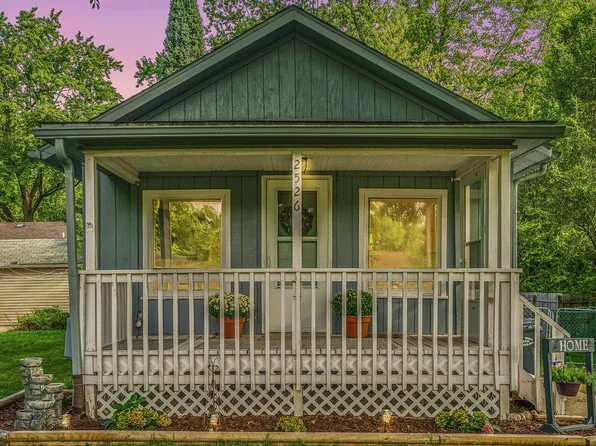2526 Edgewood Dr, Kalamazoo, MI 49008