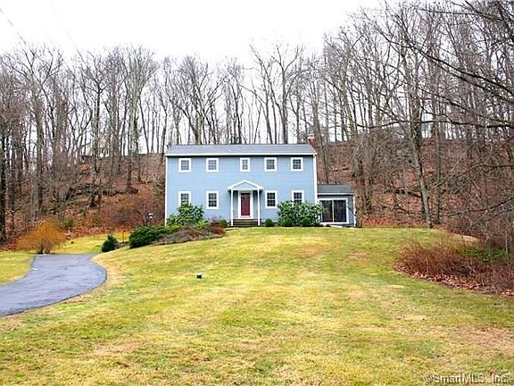 2nd image of 16 Dawn Ln