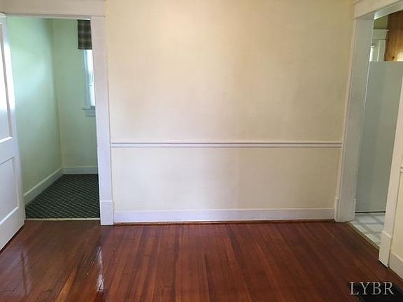 4th image of 1000 Oakley Ave