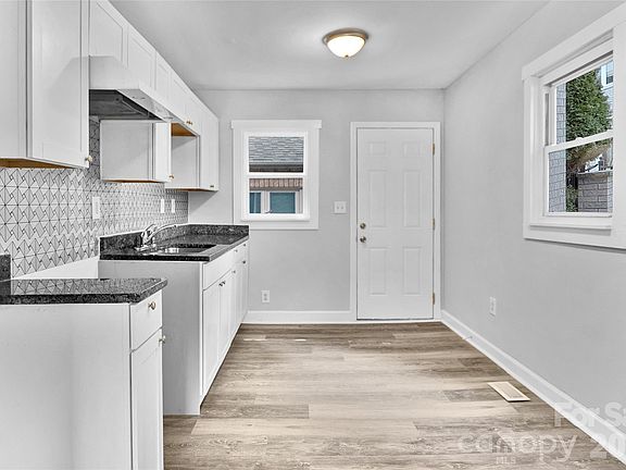 5th image of 637 Miller St