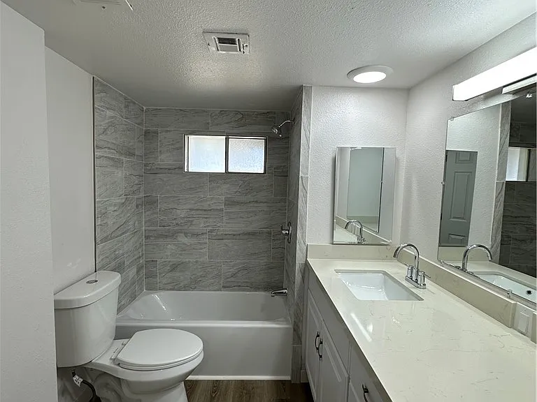2590 N Murphy St — Photo 23