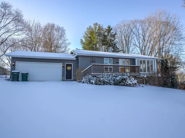 1110 Wasson Cir, River Falls, WI 54022