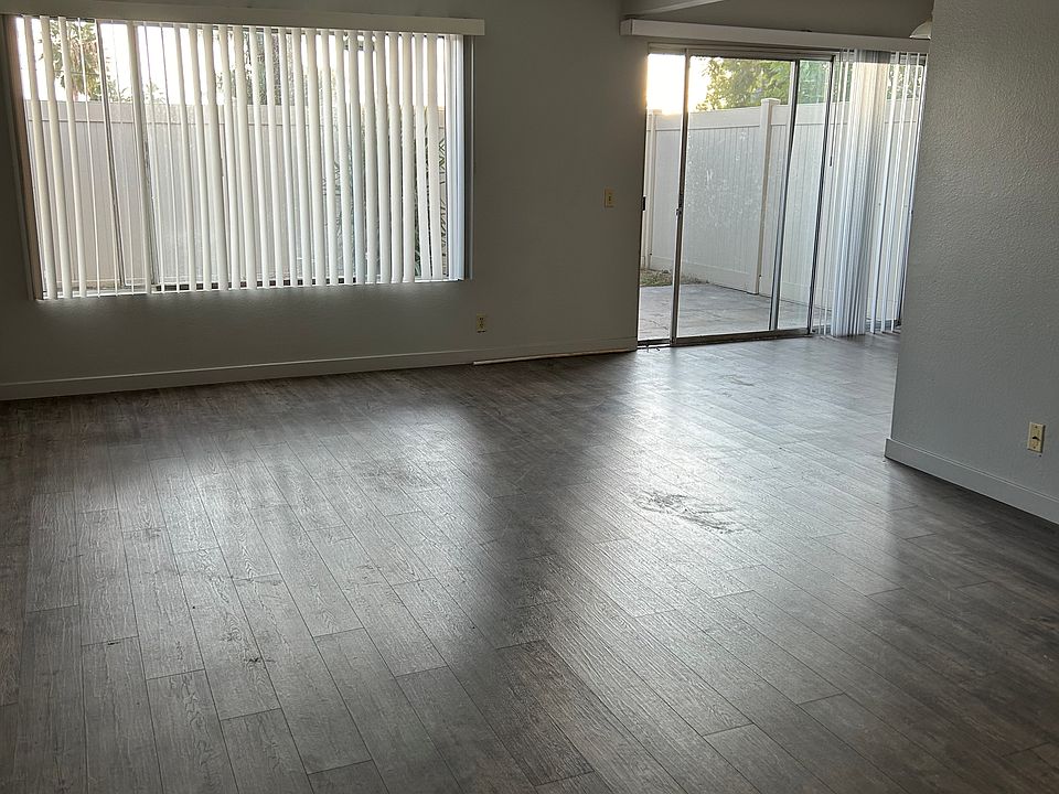 1st image of 2055 Ashwood Ct