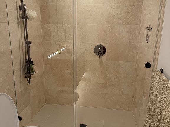 5th image of 333 Ward Ave #2513