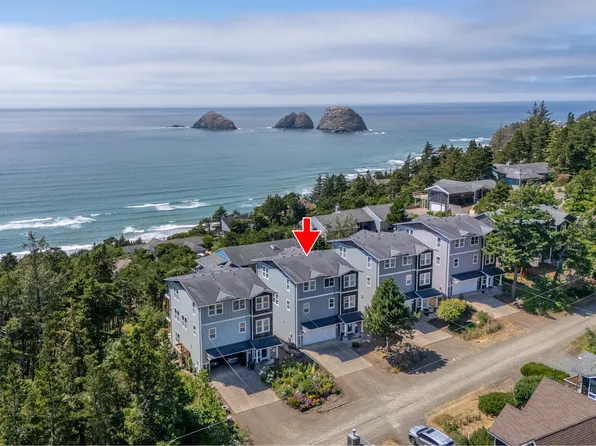 5374 Woodlawn St W, Tillamook, OR 97141
