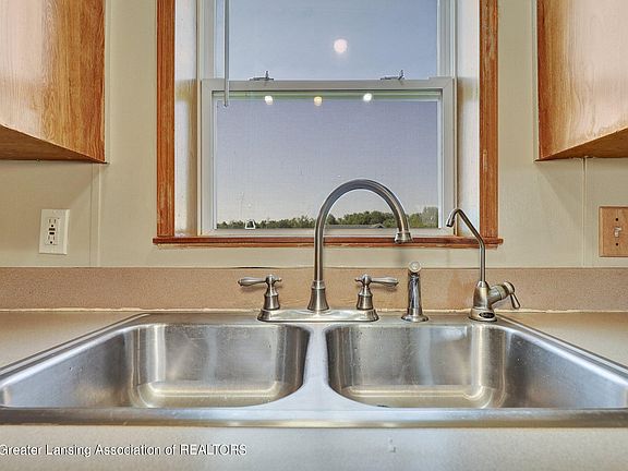 4th image of 15575 W Eaton Hwy