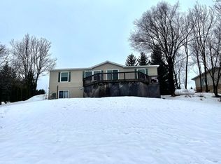 902 Valleyview Ct, Gaylord, MI 49735