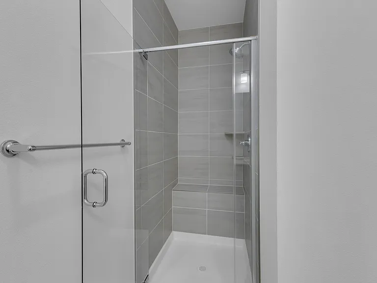 13511 SE 68th Pl — Photo 7