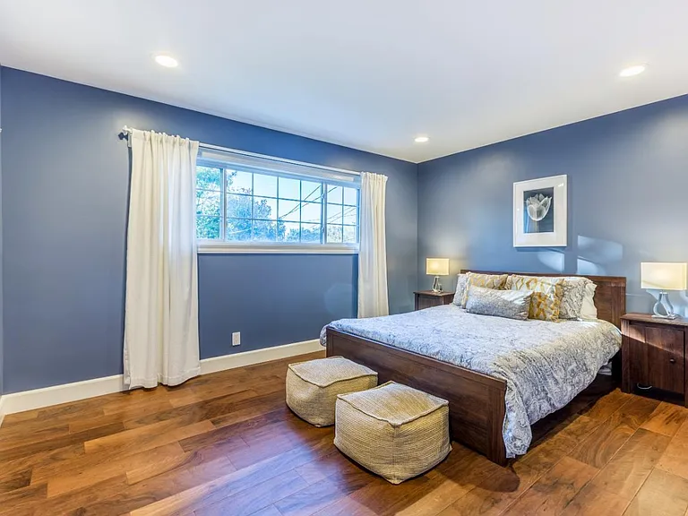 1831 Hurst Ave — Photo 18