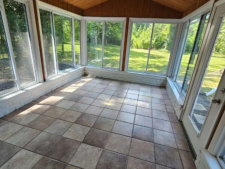591 E Long Lake Rd — Photo 40
