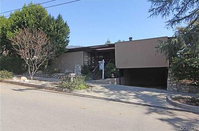 1st image of 304 Sycamore Pl