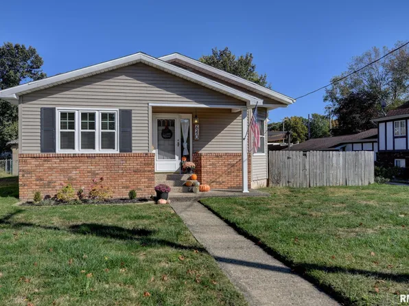640 S Webster St, Taylorville, IL 62568