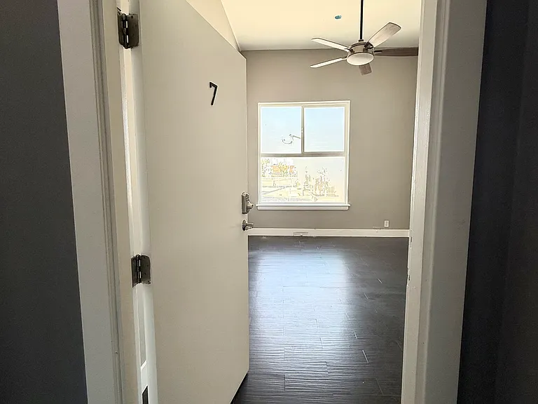 2330 E Cesar E Chavez Ave #5-8 — Photo 8