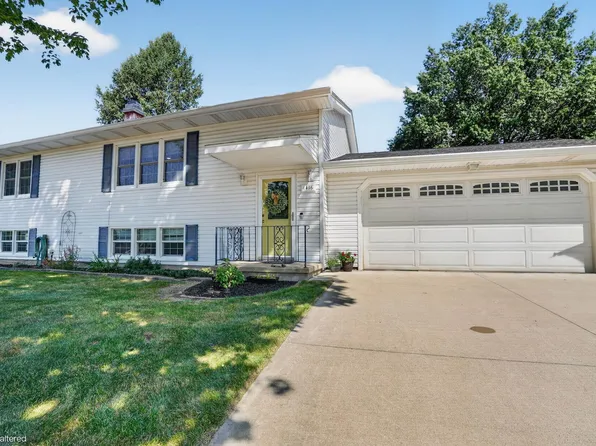 1416 Laurel Cir, Cedar Falls, IA 50613