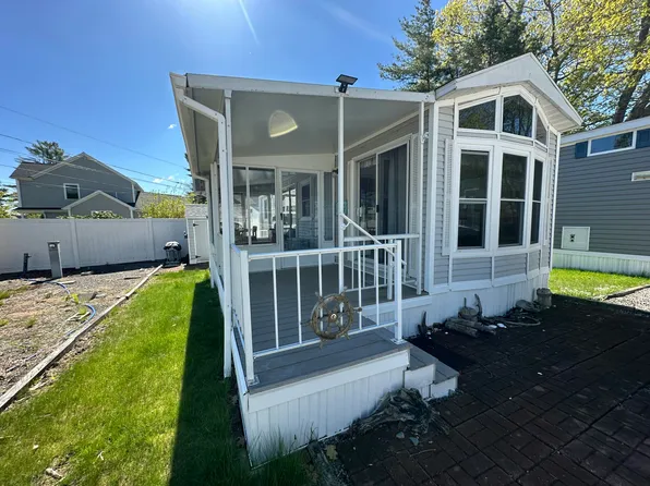 9 Bourne Avenue #P4, Wells, ME 04090