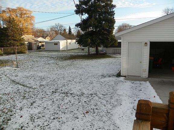 4th image of 372 Salem Ave