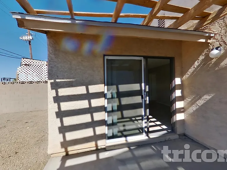 5429 Requa Ave — Photo 15