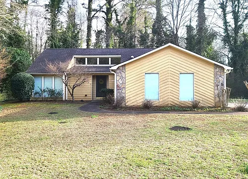2228 N Woods Ct Photo 1