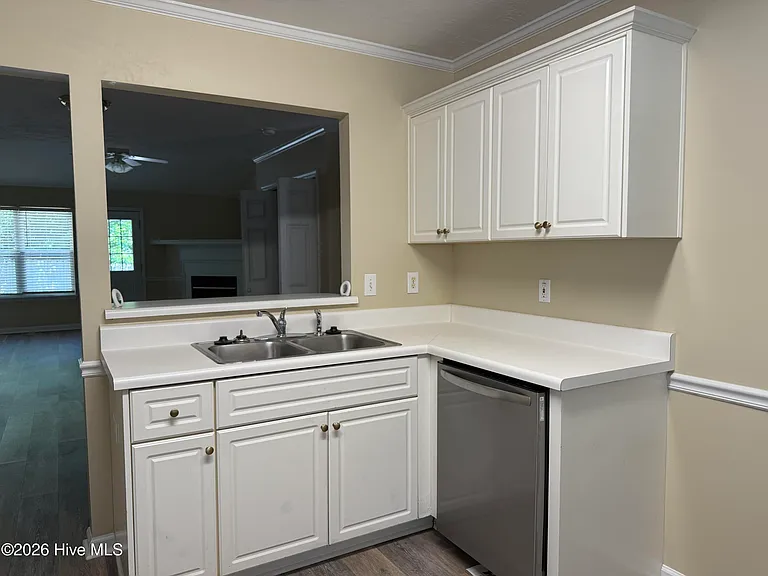 113 Harvestwood Dr — Photo 3