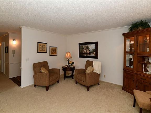 4th image of 1012 Bunker Dr APT 207
