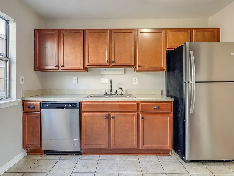 436 Peregrine St — Photo 17