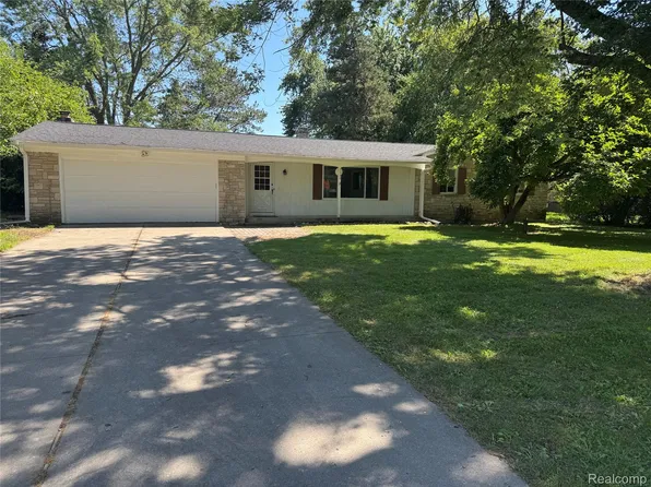 2434 E Cook Rd, Grand Blanc, MI 48439