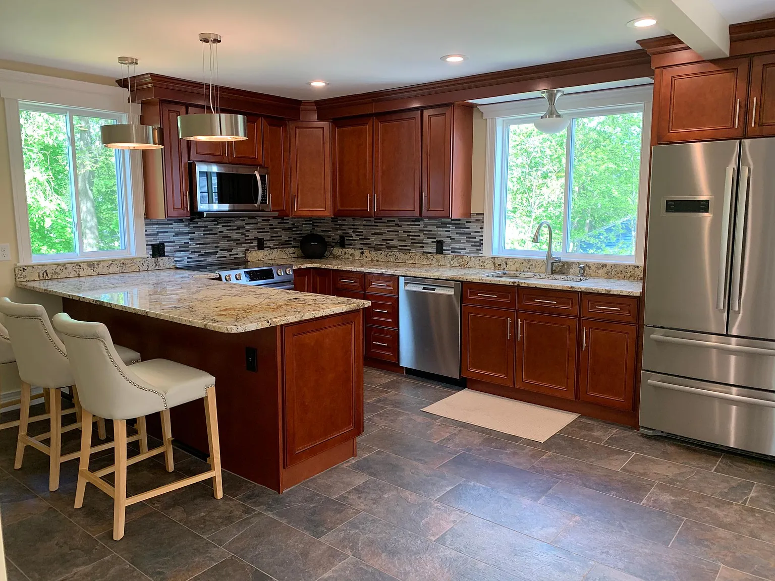 2 bed, 1150 sqft, $2,400 — Photo 1