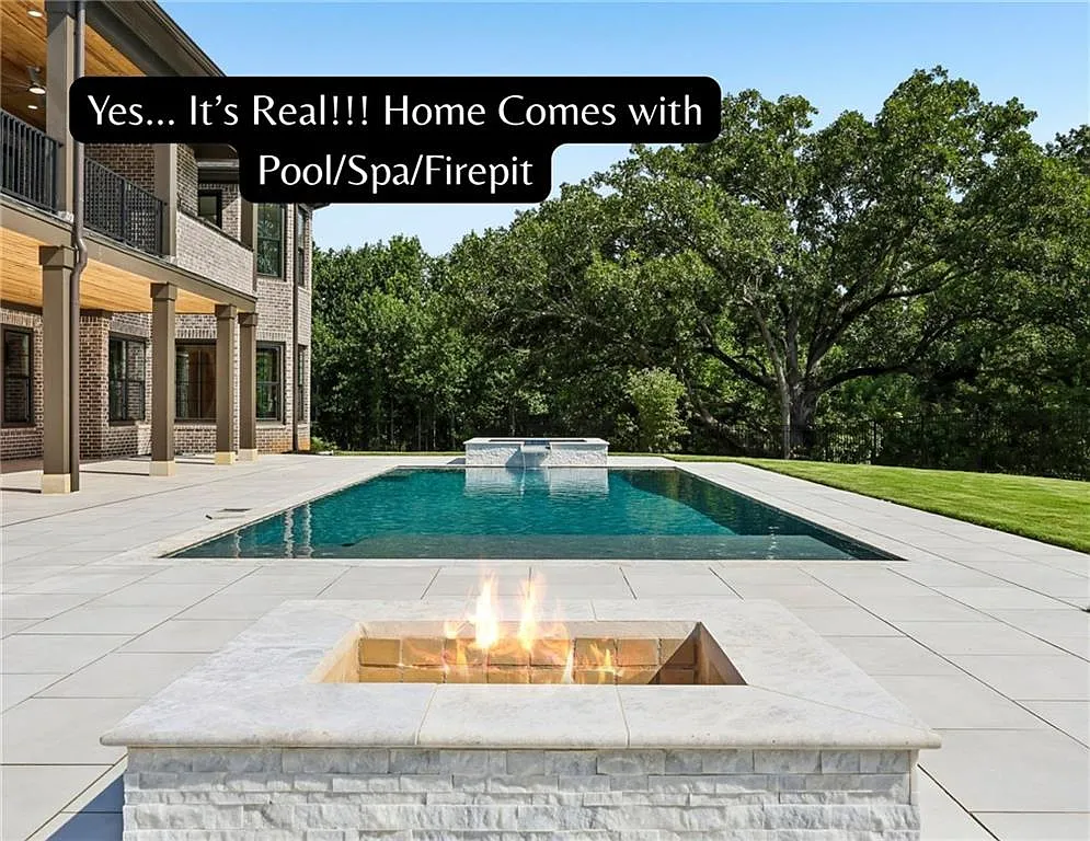 5 bed, 5.5 bath, 10575 sqft, $15,000 — Photo 2